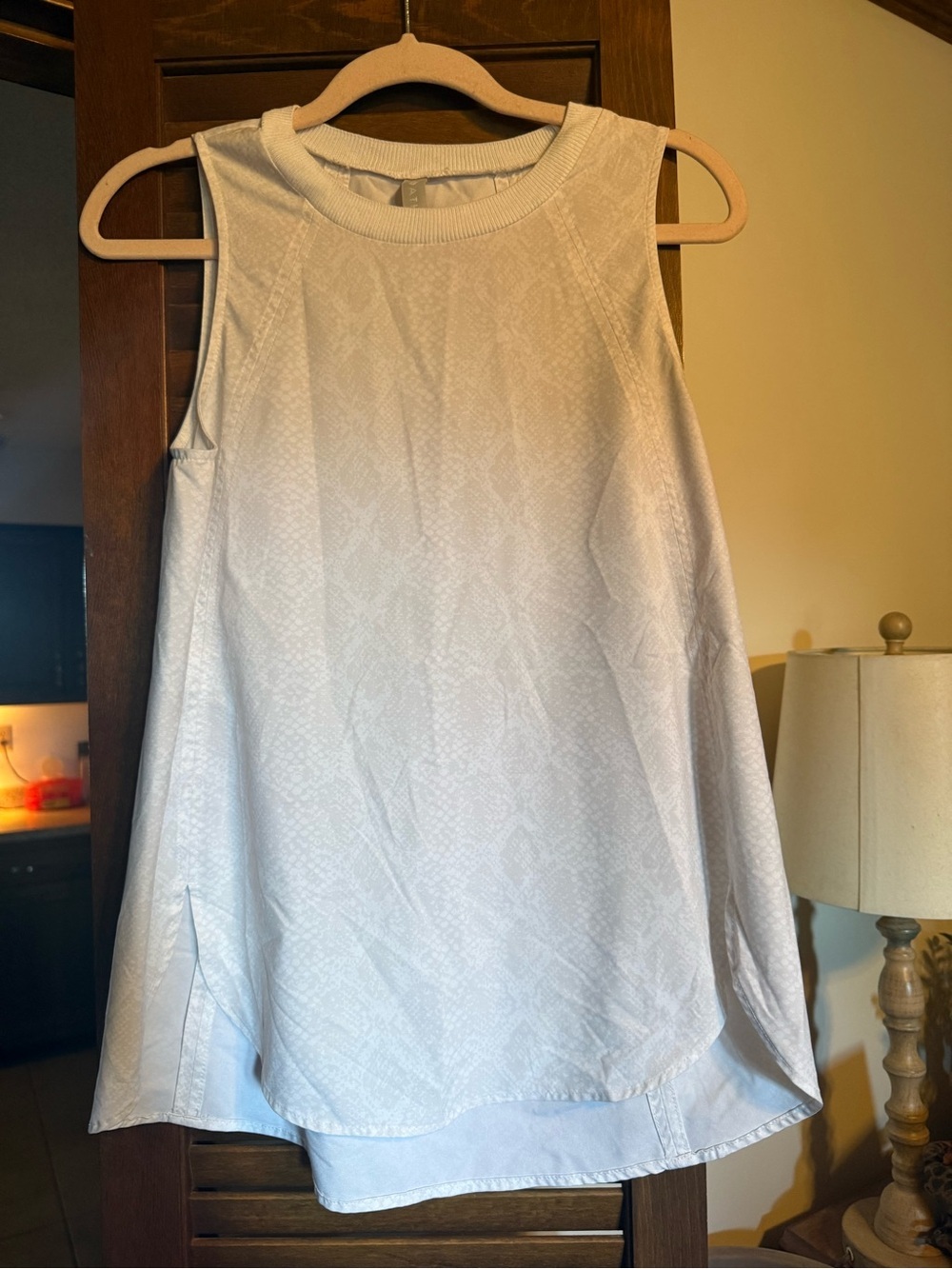 Athletes size small workout tank shirt snakeskin print EUC